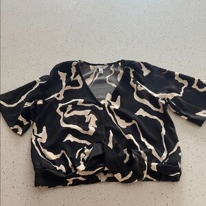 Nine West Black and Cream Patterned Blouse